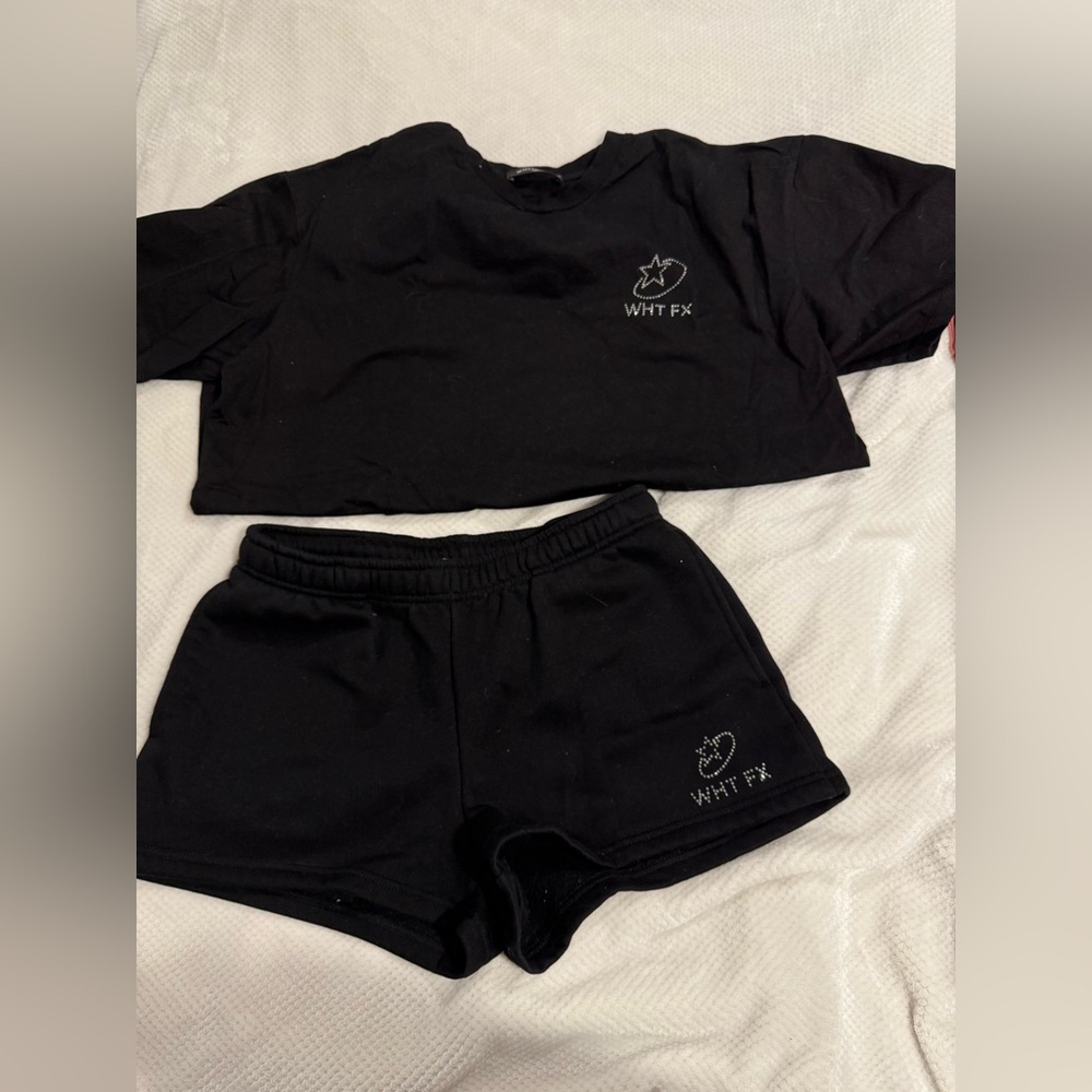 white fox t-shirt/sweat shorts set